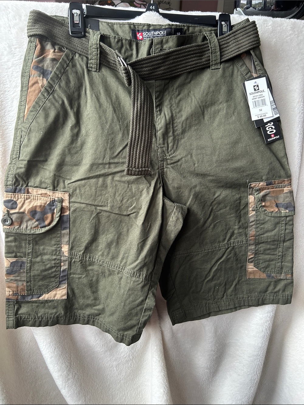 South Pole Men's Olive Green Cargo Shorts with Camo Accents NWT size 32